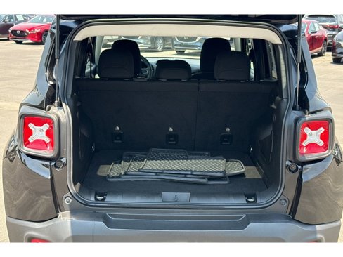 Used 2022 Jeep Renegade Latitude image 17