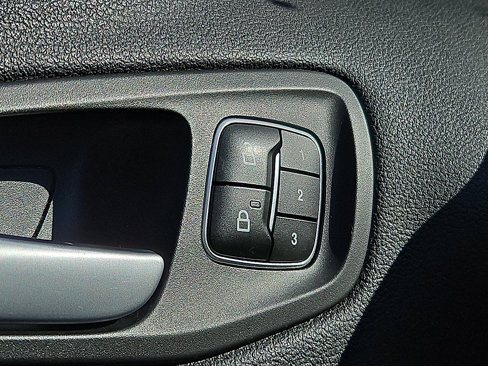 Used 2018 Ford Escape Titanium image 26