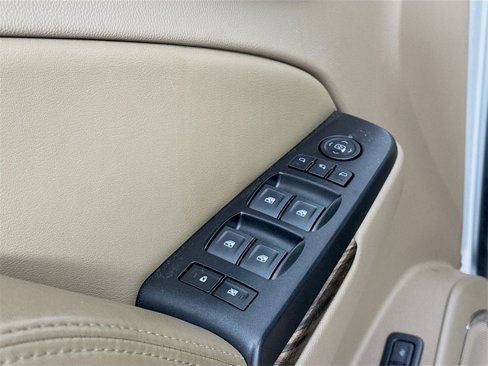 Used 2019 GMC Yukon SLT w/ Open Road Package image 18