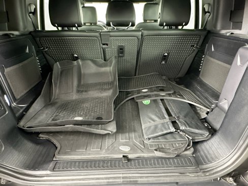 Certified 2023 Land Rover Defender 110 X-Dynamic SE image 29