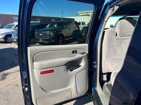 Used 2005 Chevrolet Avalanche LS w/ Onstar Plus Package image 27