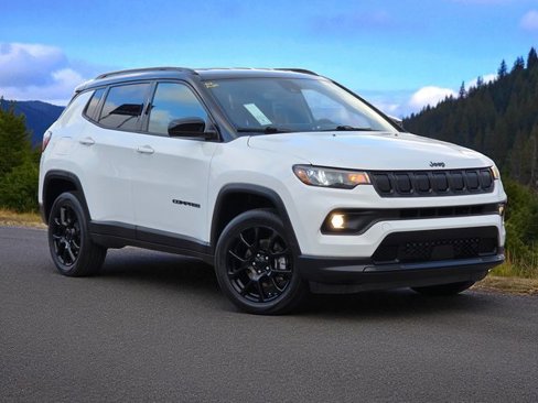 Used 2022 Jeep Compass Altitude image 2