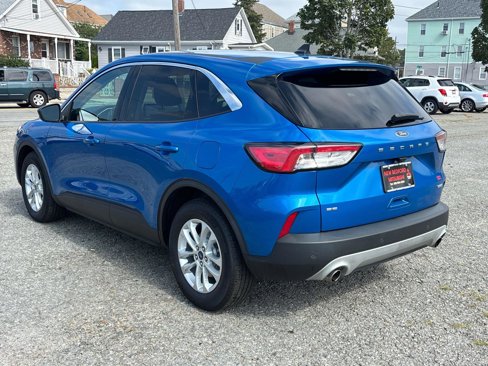 Used 2020 Ford Escape SE image 3
