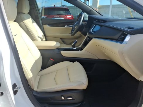Used 2018 Cadillac XT5 FWD image 17
