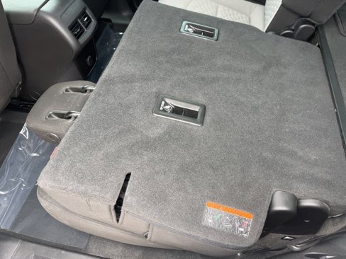 Used 2018 Chevrolet Equinox LS image 40