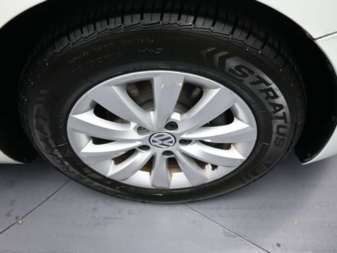 Used 2015 Volkswagen Beetle 1.8T image 13