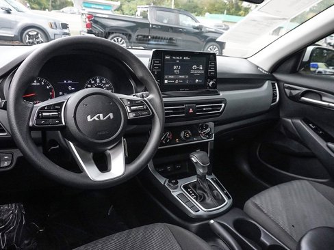 Used 2022 Kia Seltos LX image 25