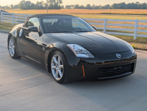 Used 2004 Nissan 350Z Touring image 3