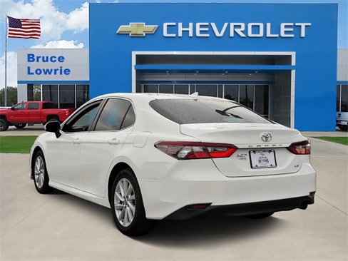 Used 2023 Toyota Camry LE image 4
