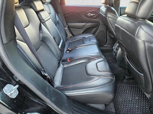 Used 2019 Jeep Cherokee Trailhawk w/ Comfort/Convenience Group image 16