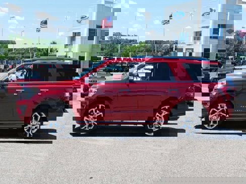 Certified 2019 Ford Expedition Platinum image 3