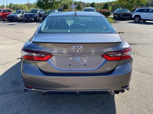 Used 2023 Toyota Camry SE image 4