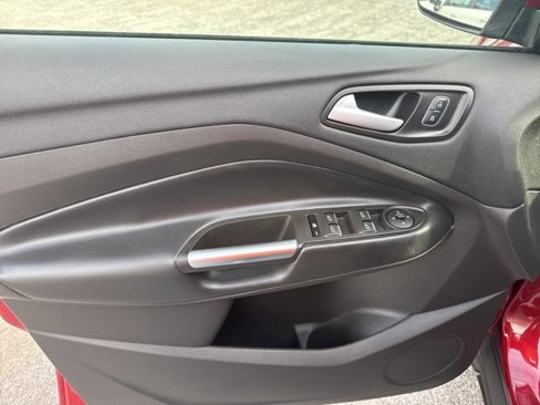 Used 2019 Ford Escape SE image 20