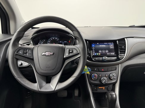 Used 2022 Chevrolet Trax LS w/ Tint and Cruise Package image 15