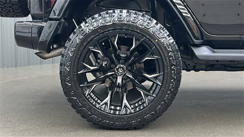 Used 2023 Jeep Wrangler Unlimited Sahara image 11