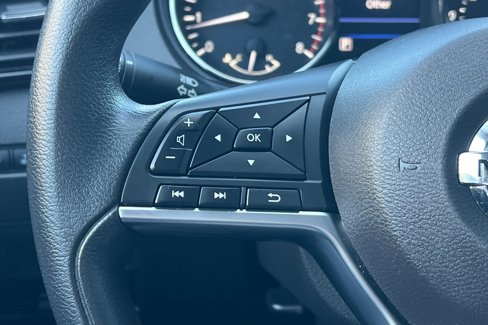 Used 2019 Nissan Rogue Sport S image 35