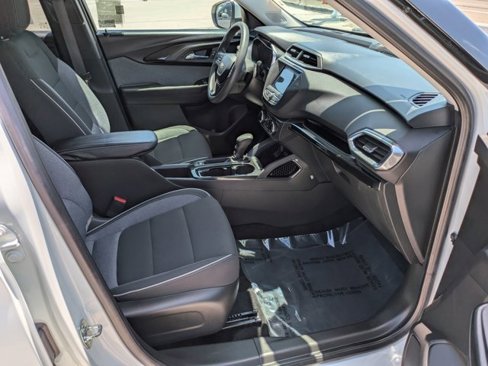 Used 2021 Chevrolet TrailBlazer LT w/ LPO, Blackout Package image 5