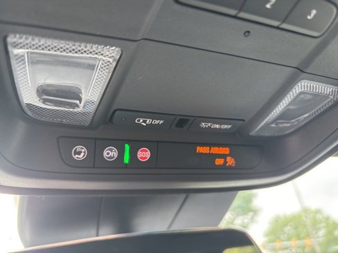 Used 2024 Cadillac XT4 Premium Luxury image 18