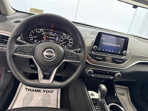 Used 2023 Nissan Altima 2.5 SV image 9