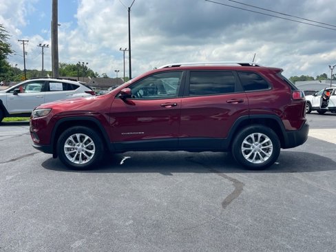 Used 2020 Jeep Cherokee Latitude w/ Cold Weather Group image 4