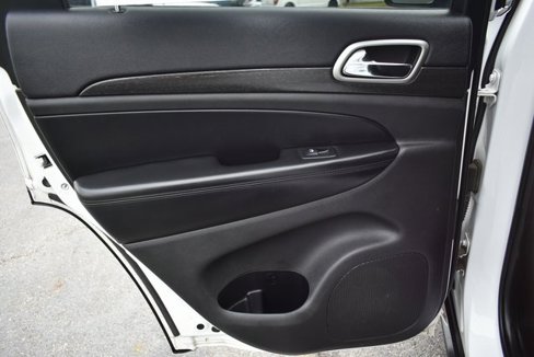 Used 2018 Jeep Grand Cherokee Laredo image 28