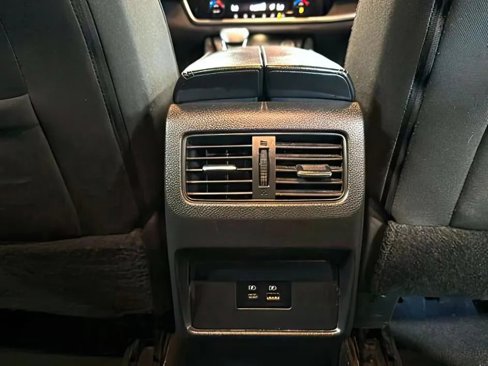 Used 2021 Nissan Rogue SV image 18