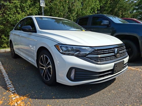 Used 2024 Volkswagen Jetta Sport image 1