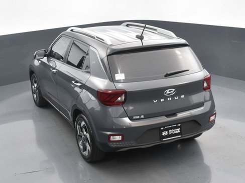 Certified 2024 Hyundai Venue Limited image 18