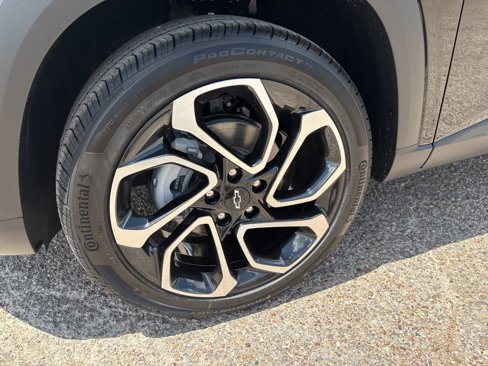 New 2025 Chevrolet Trax RS w/ Sunroof Package image 22
