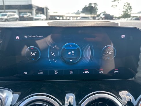 Used 2023 Mercedes-Benz GLB 250 4MATIC image 14