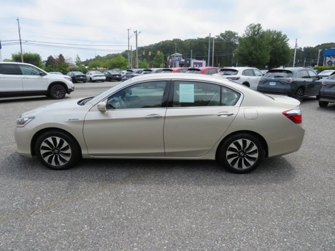 Used 2015 Honda Accord Hybrid Sedan image 2