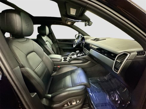 Used 2019 Porsche Cayenne S image 29