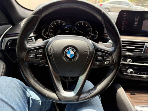 Used 2019 BMW 530i xDrive w/ Convenience Package image 16