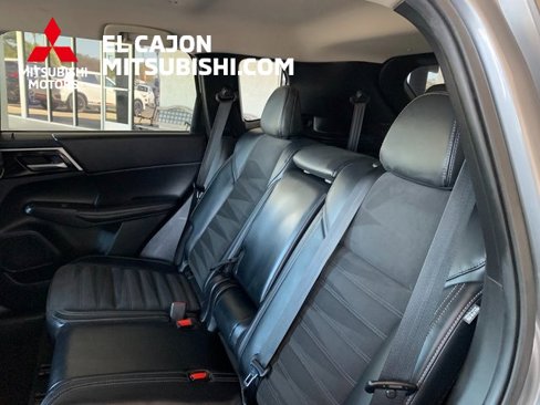 Used 2024 Mitsubishi Outlander SE image 14