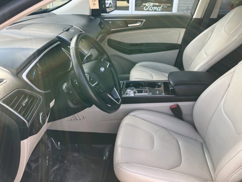 Used 2019 Ford Edge Titanium image 13