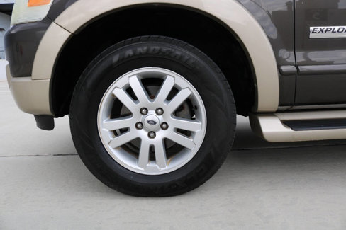Used 2006 Ford Explorer Eddie Bauer image 27