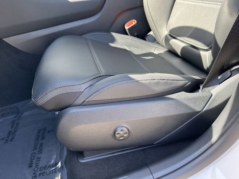 New 2025 Mercedes-Benz GLC 300 4MATIC image 16