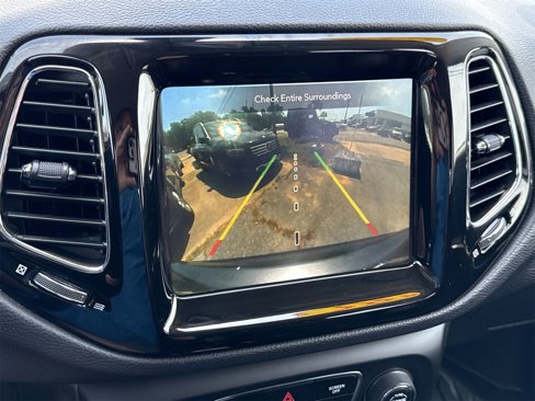 Used 2020 Jeep Compass Latitude image 21