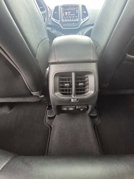 Used 2023 Jeep Cherokee Altitude Lux image 40