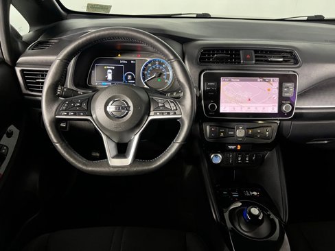 Used 2022 Nissan Leaf SV image 15