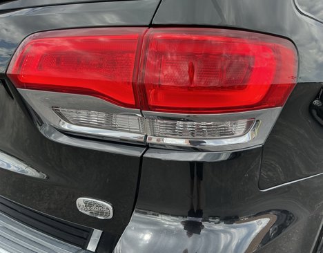 Used 2015 Jeep Grand Cherokee Overland w/ Advanced Technology Group image 17