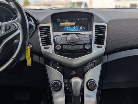 Used 2015 Chevrolet Cruze LT image 14