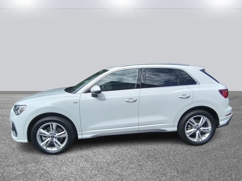 Certified 2023 Audi Q3 2.0T Premium Plus w/ Premium Plus Package image 3