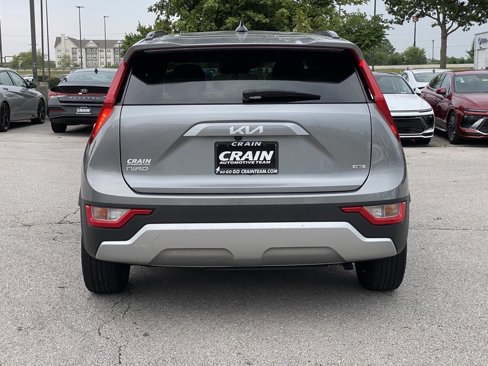 Used 2023 Kia Niro LX image 6