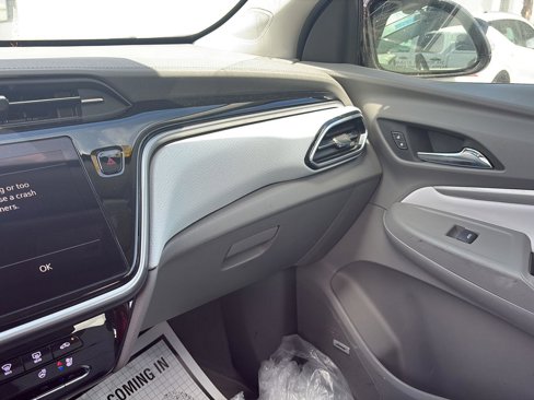 Used 2022 Chevrolet Bolt EUV Premier w/ Sun & Sound Package image 20