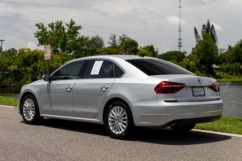 Used 2017 Volkswagen Passat 1.8T SE image 5