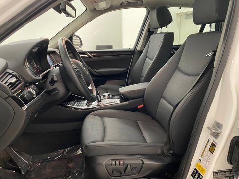 Used 2017 BMW X3 xDrive28i image 4