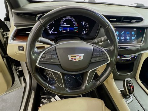 Used 2018 Cadillac XT5 Premium Luxury image 12