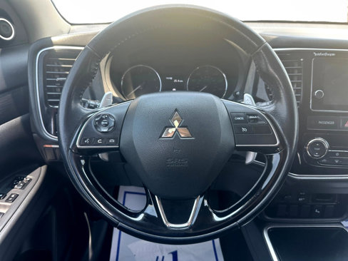 Used 2017 Mitsubishi Outlander GT image 12