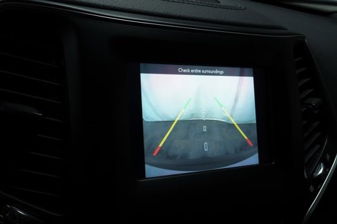 Used 2019 Jeep Cherokee Latitude Plus image 24